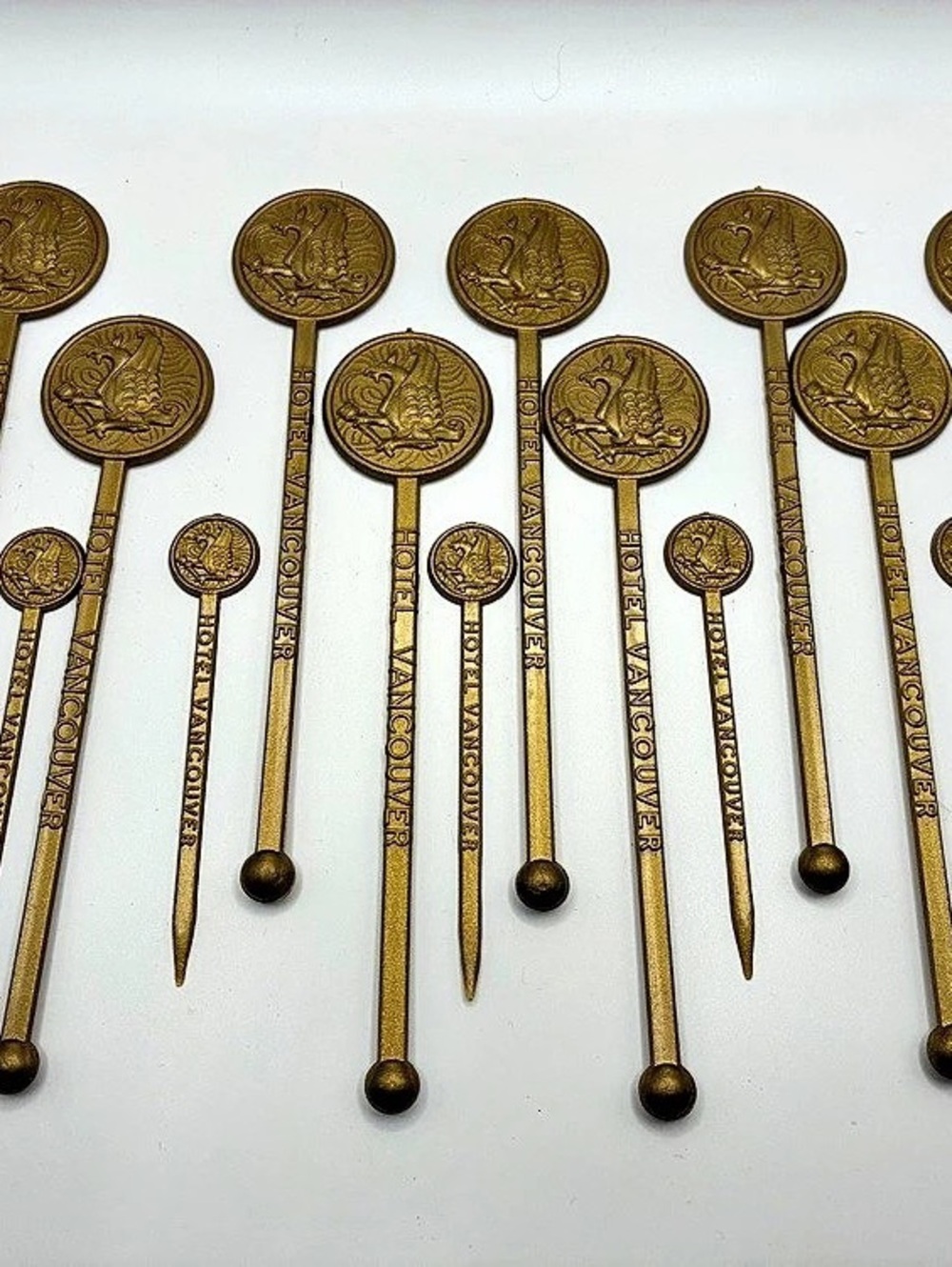 Gold Decorative Party Picks Set